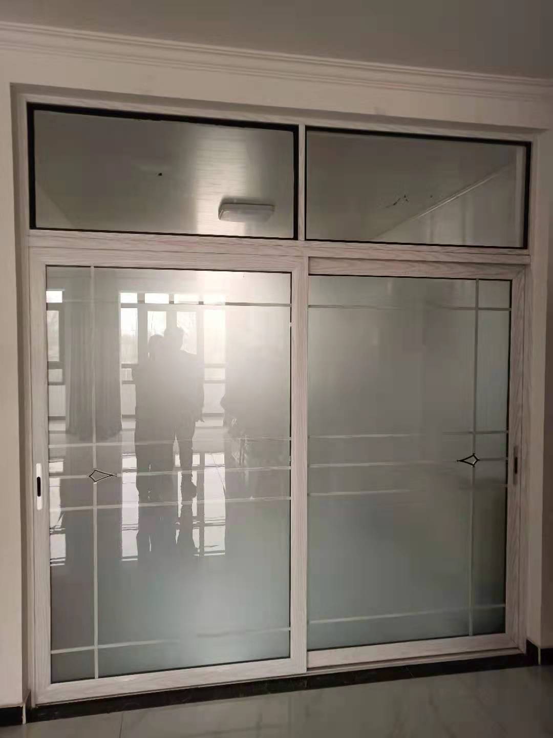 推拉门